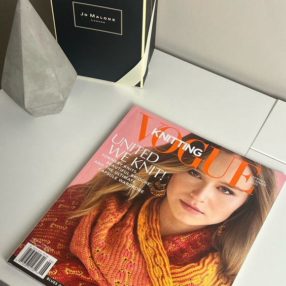 3 Knitting Vogue Fashion Magazines! - Picture 4 of 4